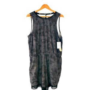 Zella Women's Short Set Large Camo Performance Workout Gym Athletic Comfortable